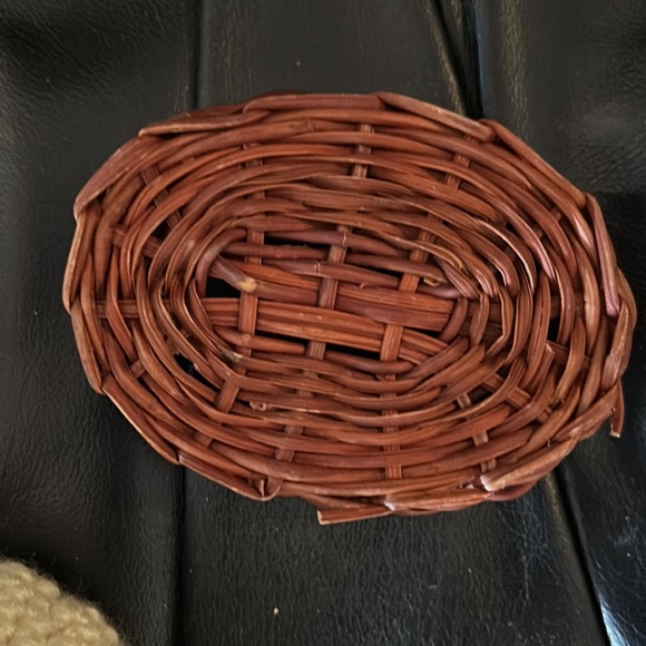 Vintage lion with basket - Picture 10 of 10